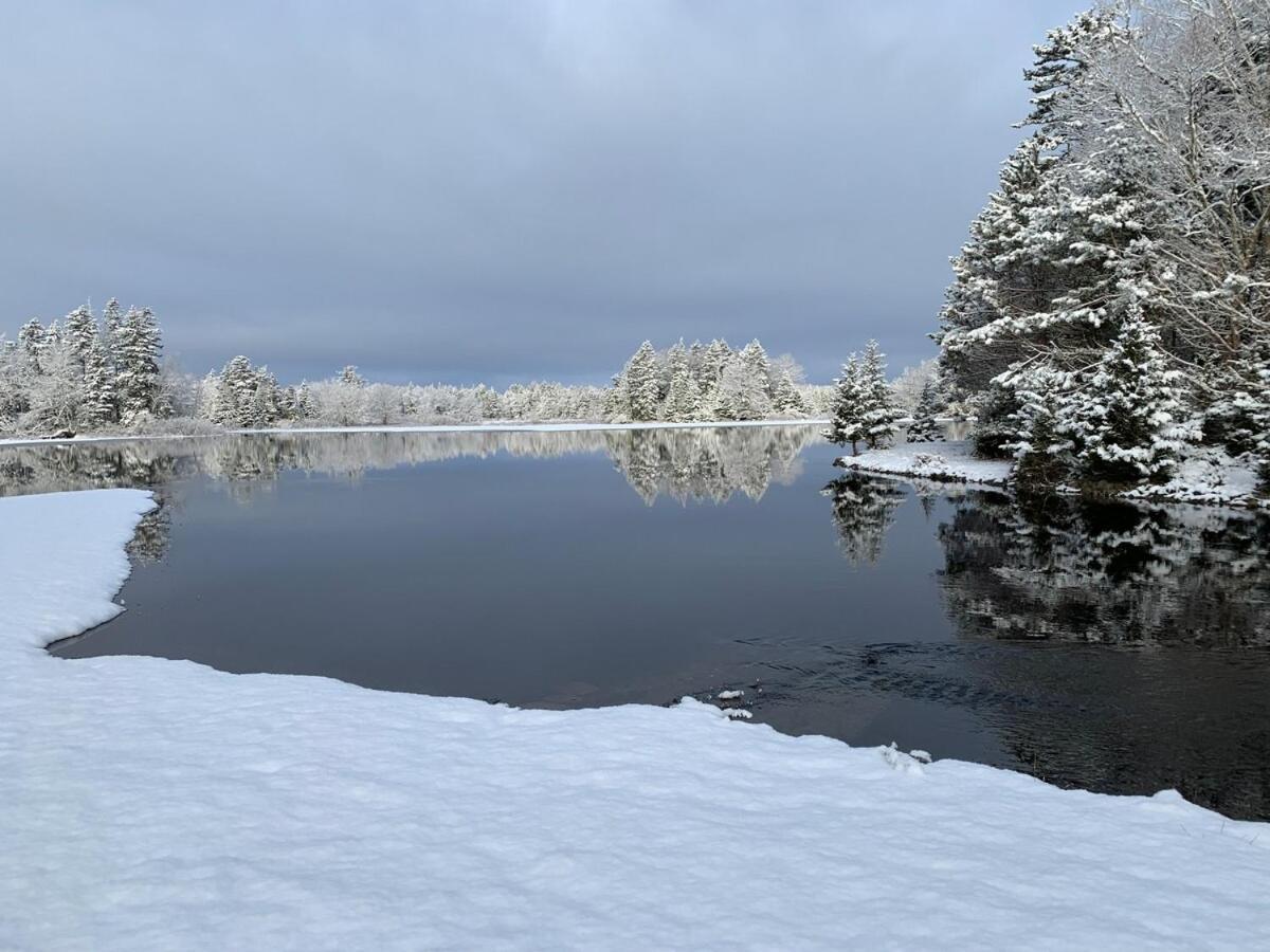 Вилла The Refuge At The Lake And River East Kemptville Экстерьер фото